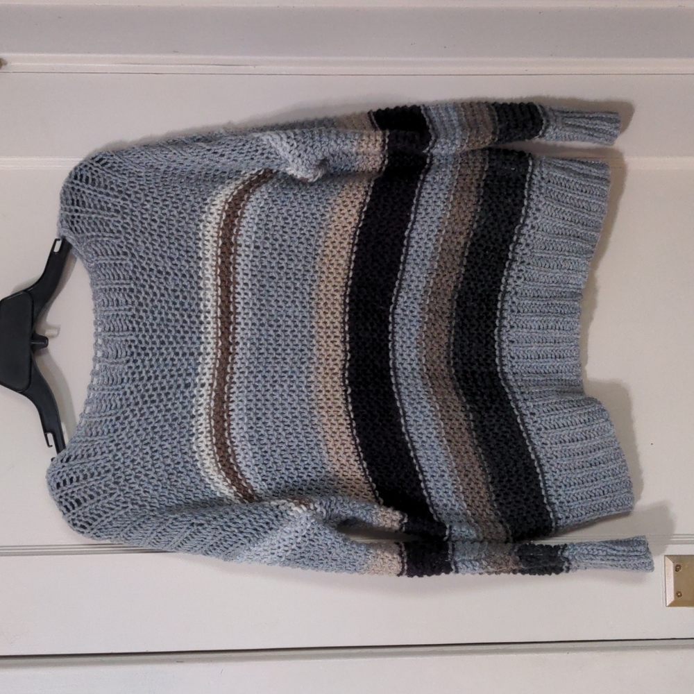 Old Navy size small open weave sweater